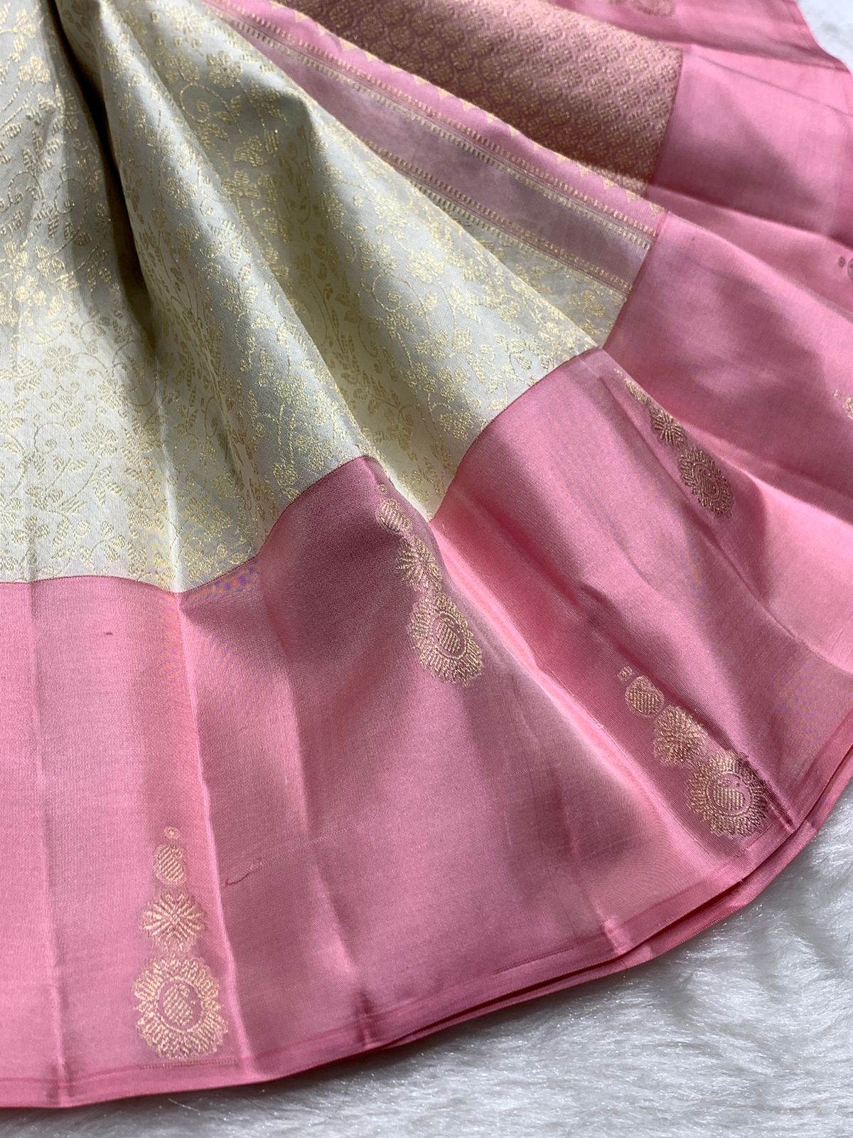 Pure Grey Kancheepuram Handwoven Silk Saree – 2G Zari | Double Warp | Silk Mark Certified