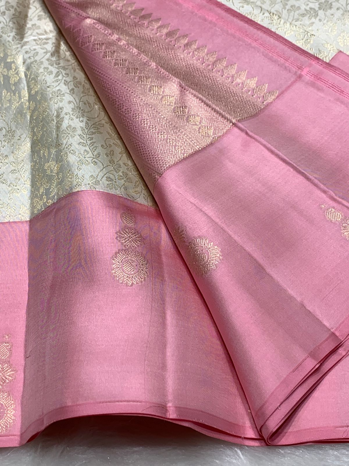 Pure Grey Kancheepuram Handwoven Silk Saree – 2G Zari | Double Warp | Silk Mark Certified