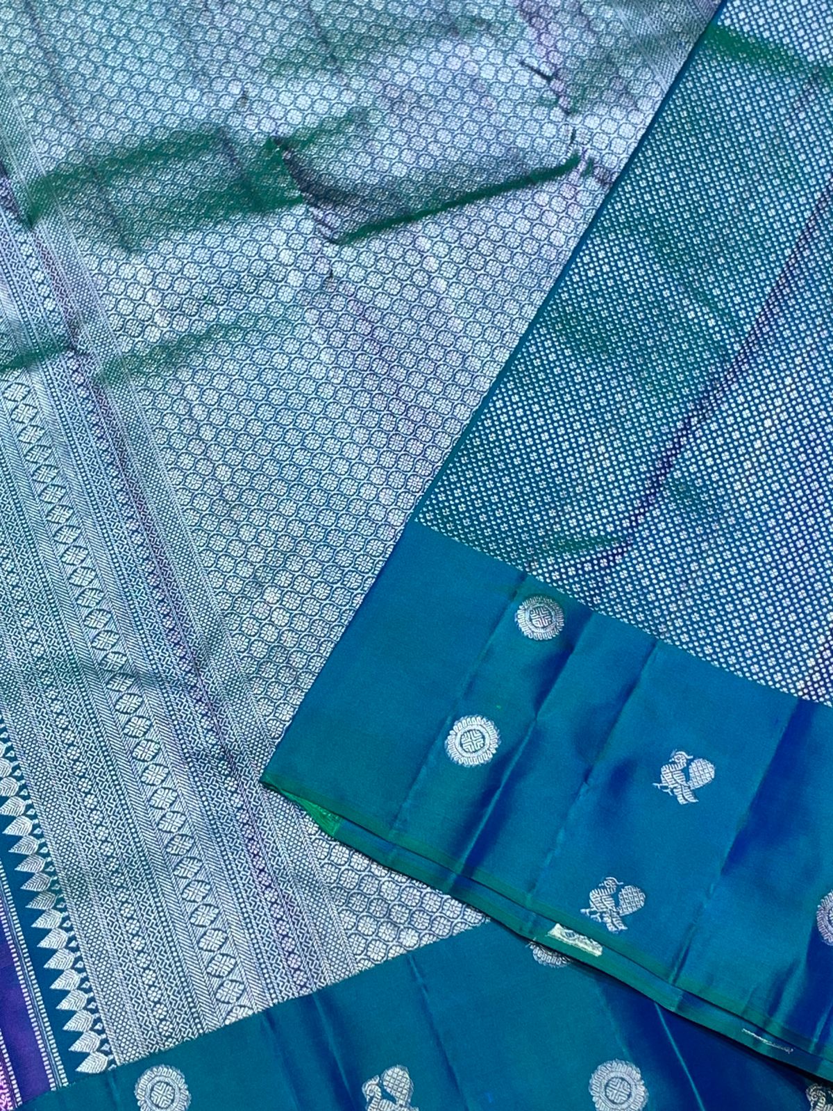 Purple Pure Kancheepuram Handwoven Silk Saree – 2G Zari | Double Warp | Silk Mark Certified